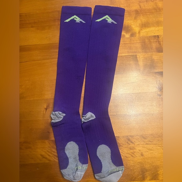 Pro Compression Socks - Picture 3 of 4